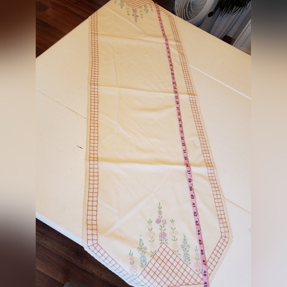 Cross Stitch Tablecloth Runner Floral - Picture 5 of 6